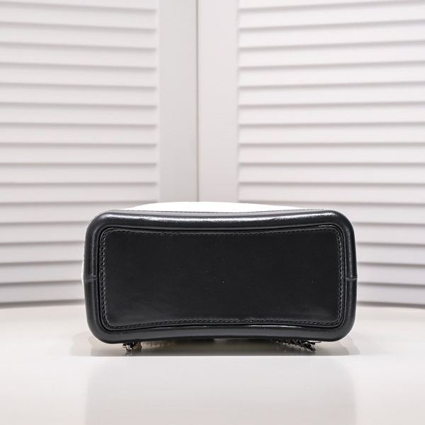 シャネルバッグ内部構造